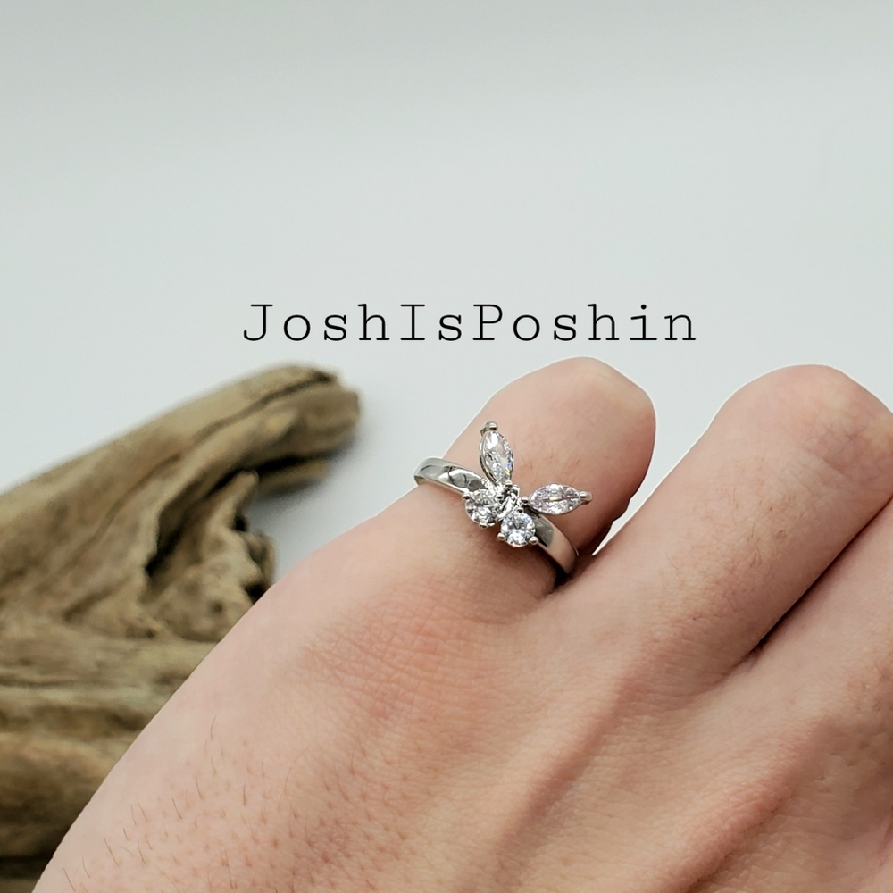 Silver butterfly white sapphire ring size 7 - Picture 2 of 6